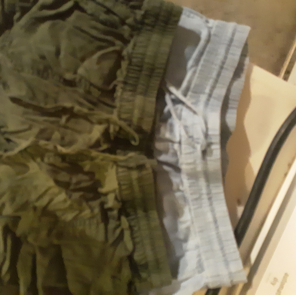 Barely worn vineyard vines shorts